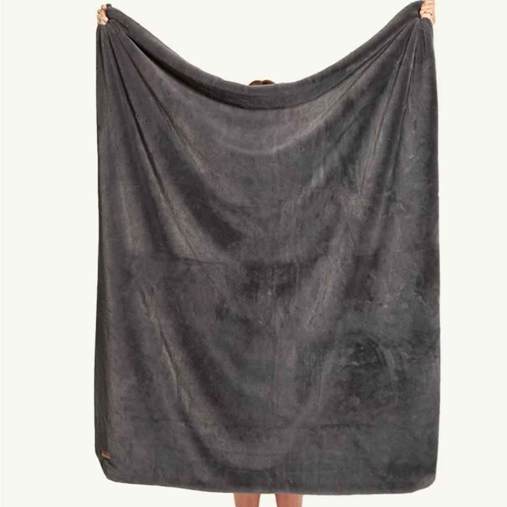 UnHide - Lil’ Marsh - $129 - Faux Fur Blanket - 50" X 60" - Charcoal - New!